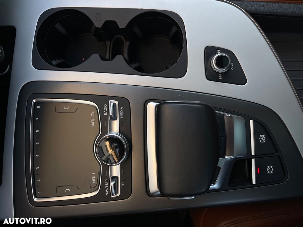 Audi Q7 e-tron 3.0 TDI quattro Tiptronic - 6