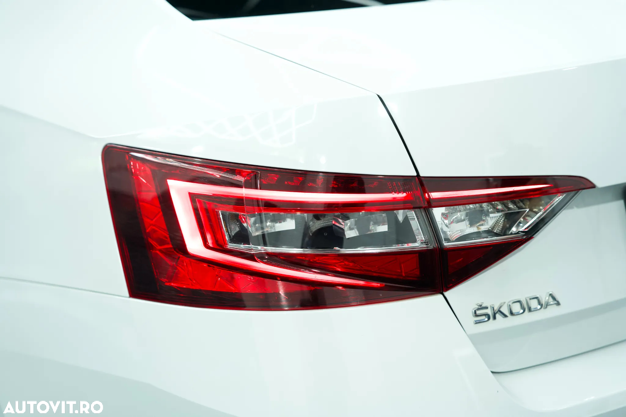 Skoda Superb 2.0 TDI DSG Style - 10