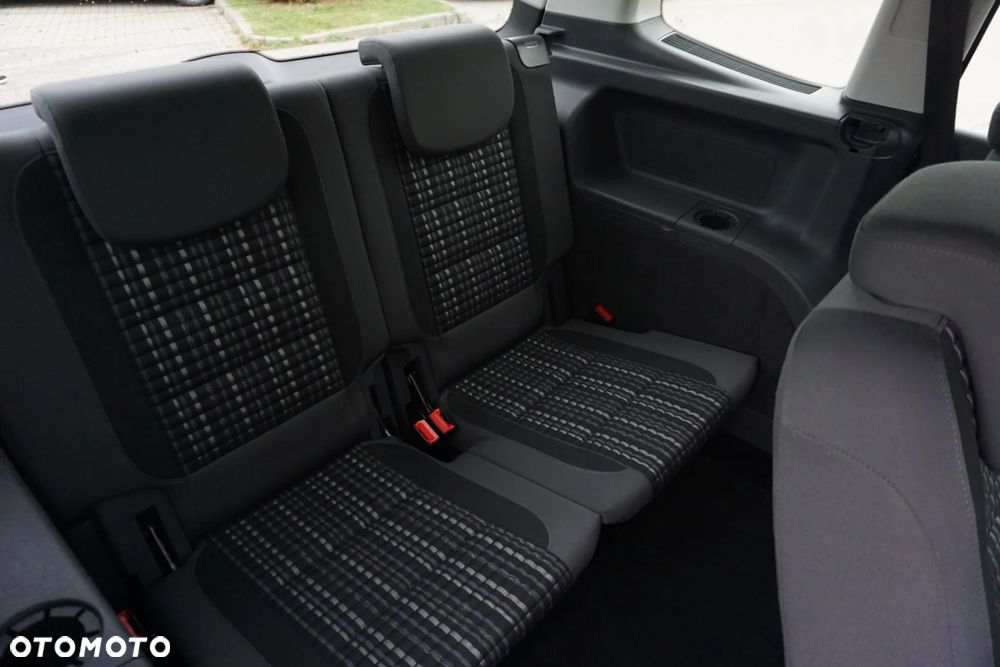 Volkswagen Touran 2.0 TDI DPF Cross - 26