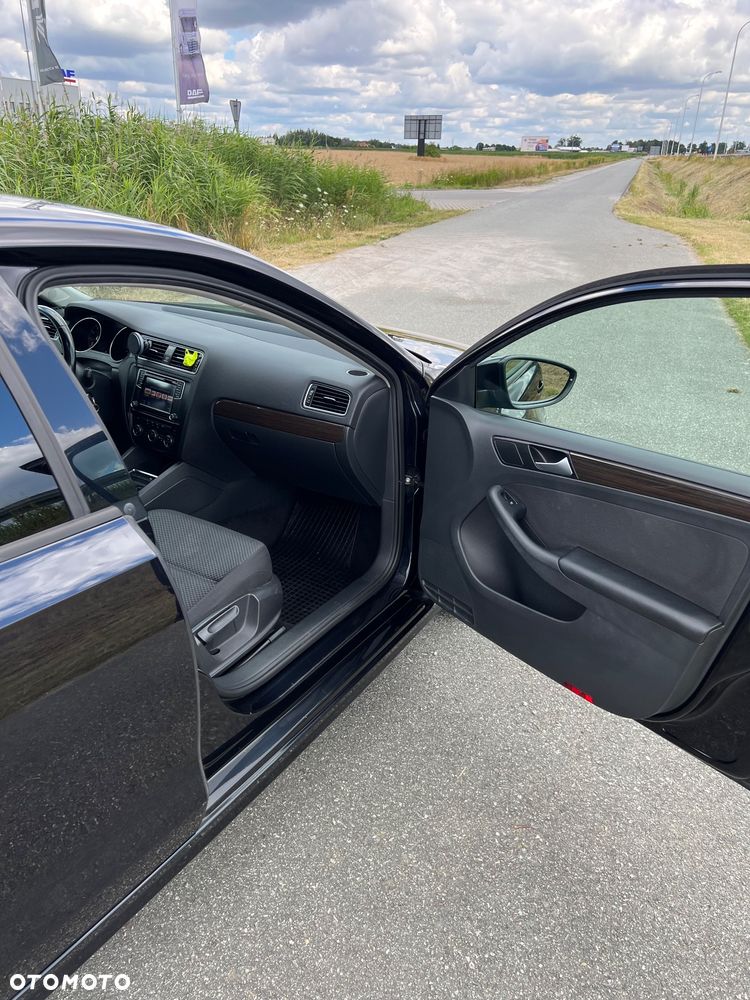 Volkswagen Jetta 1.4 TSI BMT Comfortline - 26