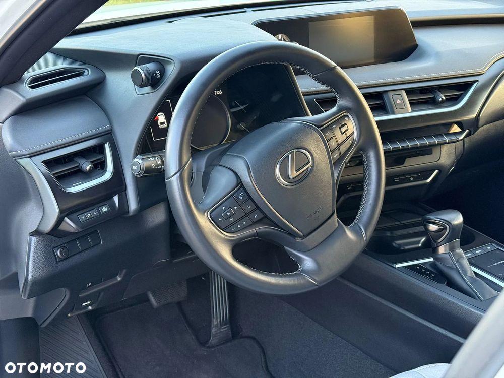 Lexus UX 250h Prestige 2WD - 12