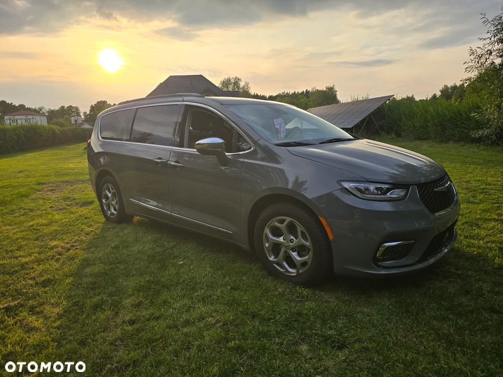 Chrysler Pacifica - 8