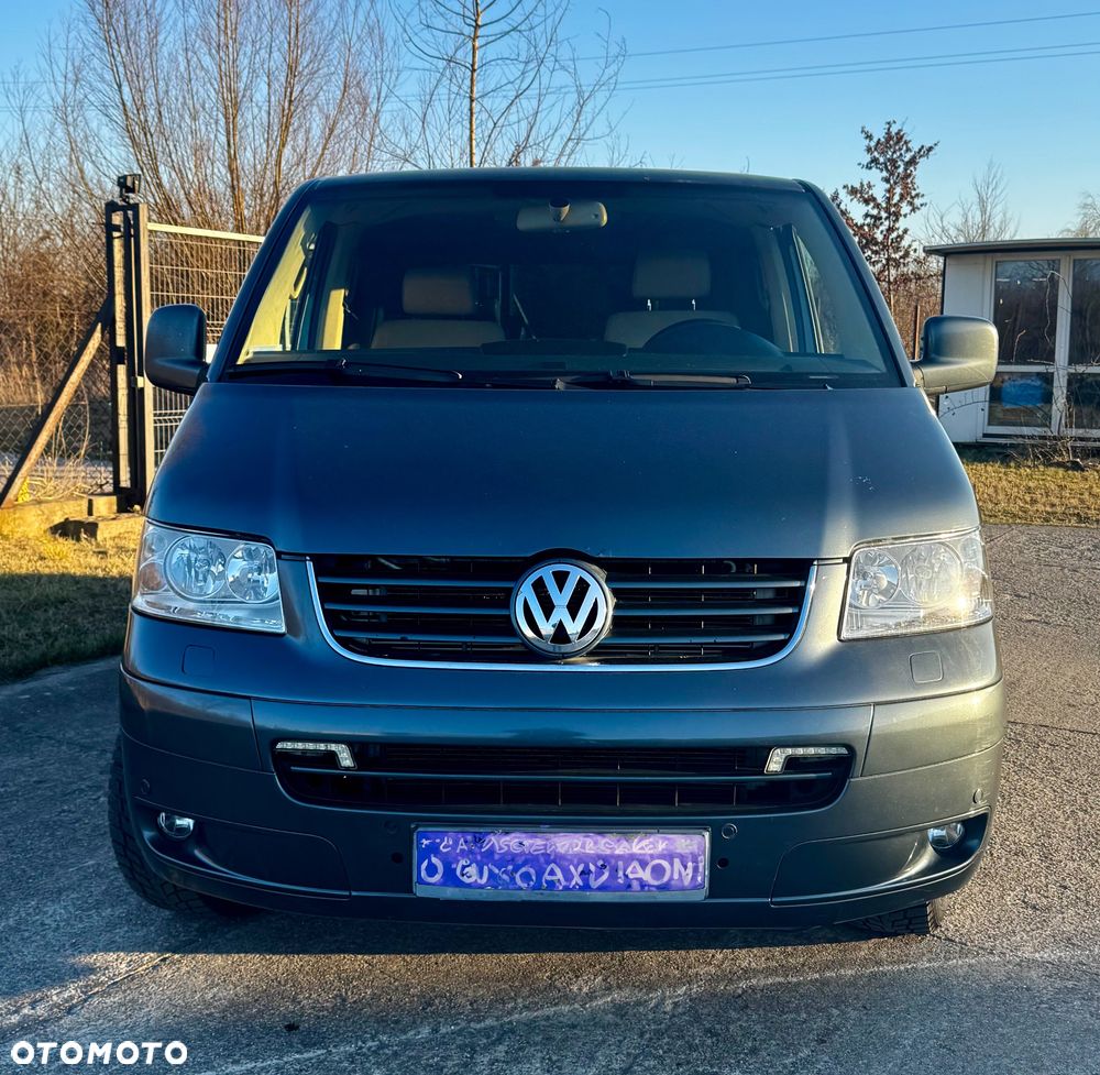 Volkswagen Multivan - 2