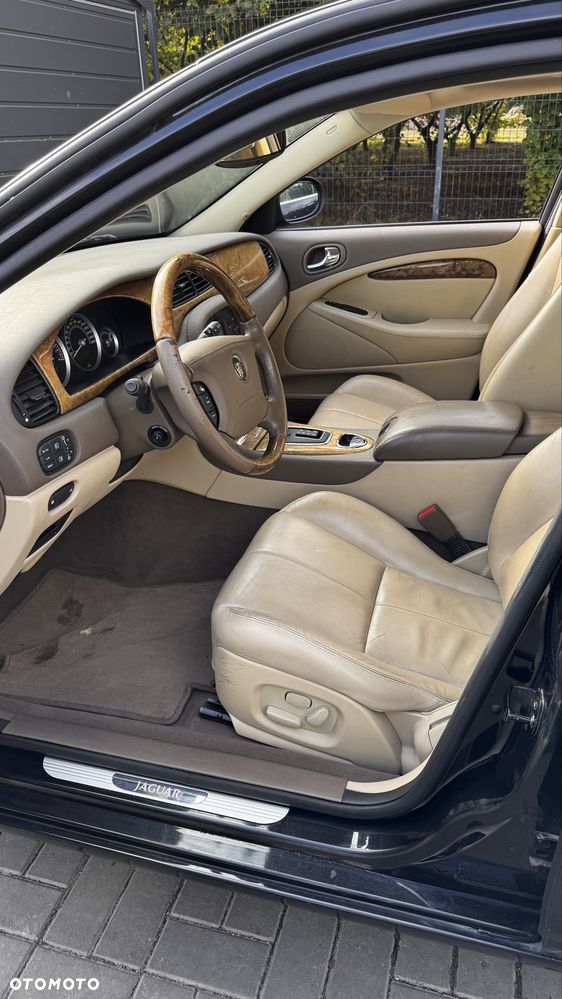 Jaguar S-Type - 7