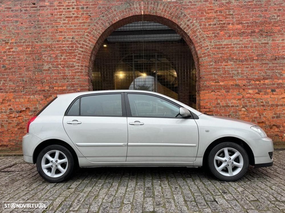 Toyota Corolla - 10