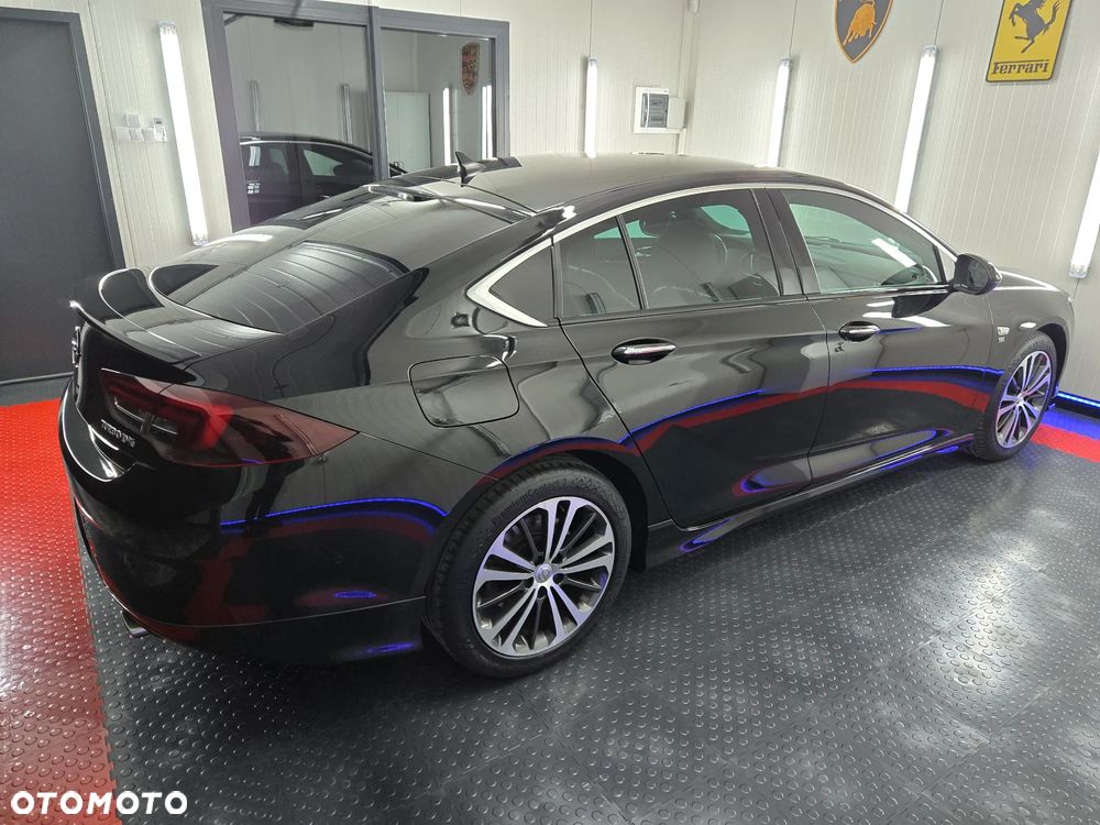Opel Insignia 2.0 CDTI 4x4 GSi S&S - 11