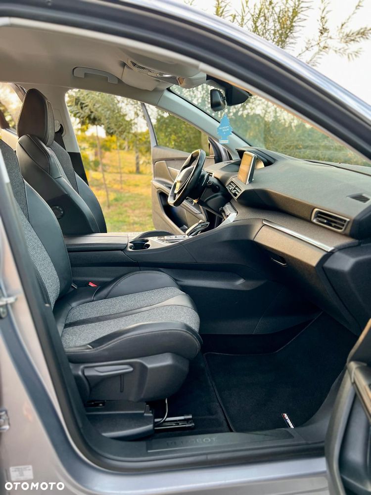 Peugeot 5008 1.6 THP Allure S&S EAT6 - 25