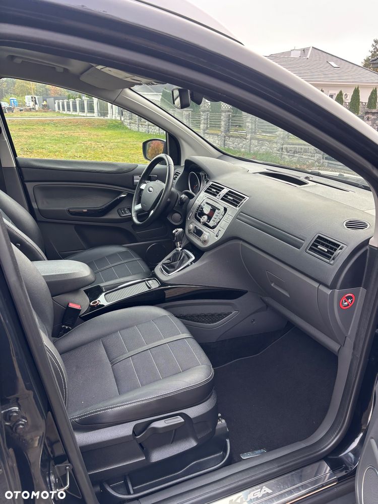 Ford Kuga - 12