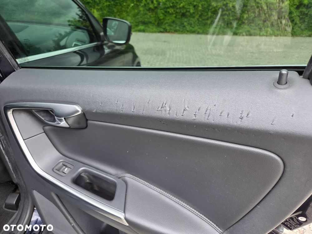 Volvo XC 60 T6 AWD Geartronic Summum - 34