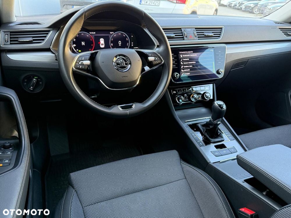 Skoda Superb 2.0 TDI SCR 4x4 Style DSG - 10