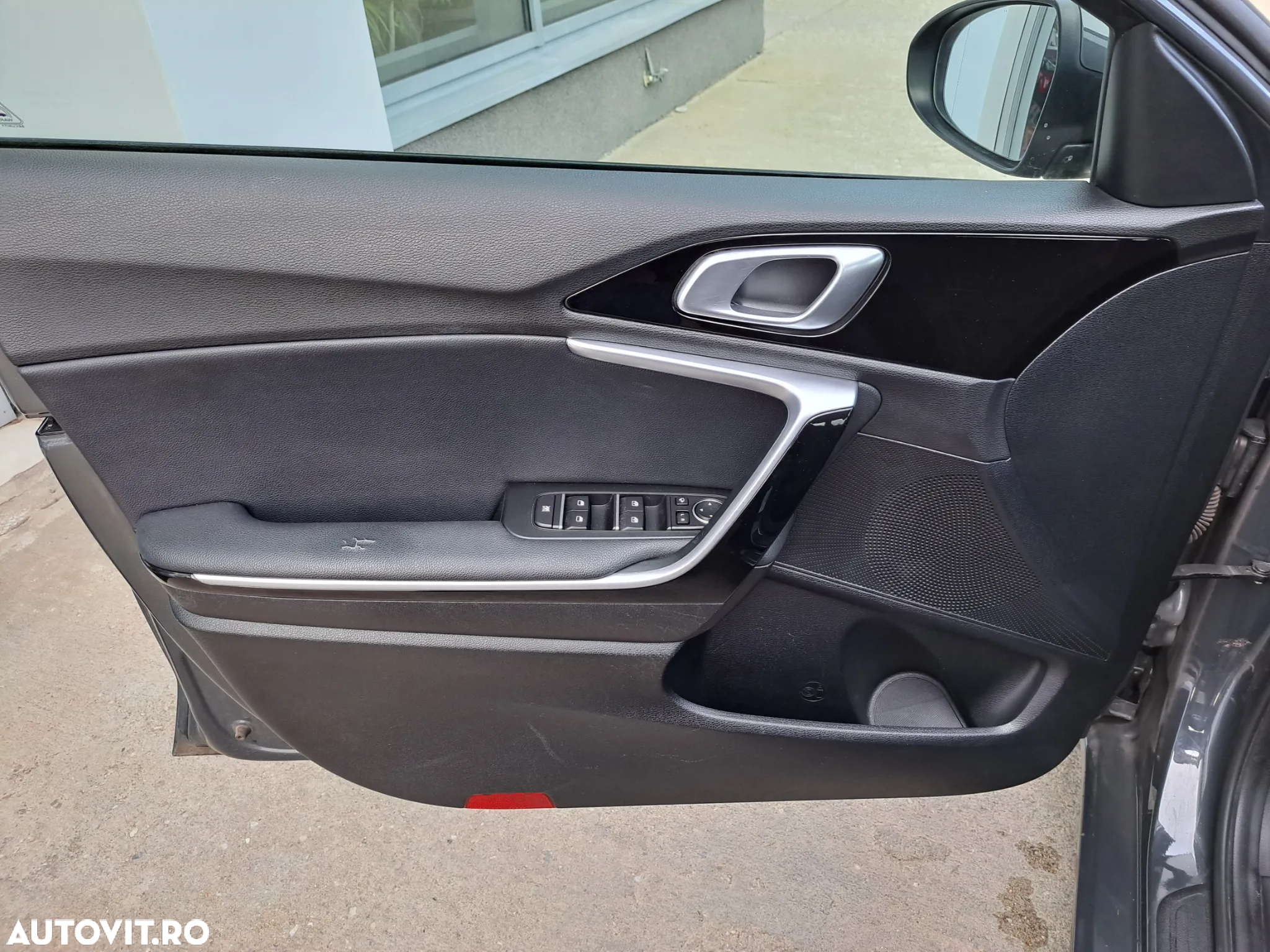 Kia Ceed 1.6 CRDi (48V Mild-Hybrid) Vision - 17