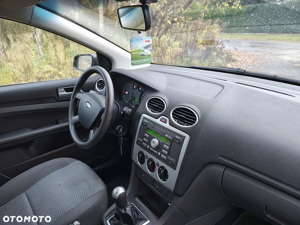 Ford Focus 1.6 16V Connection - 33