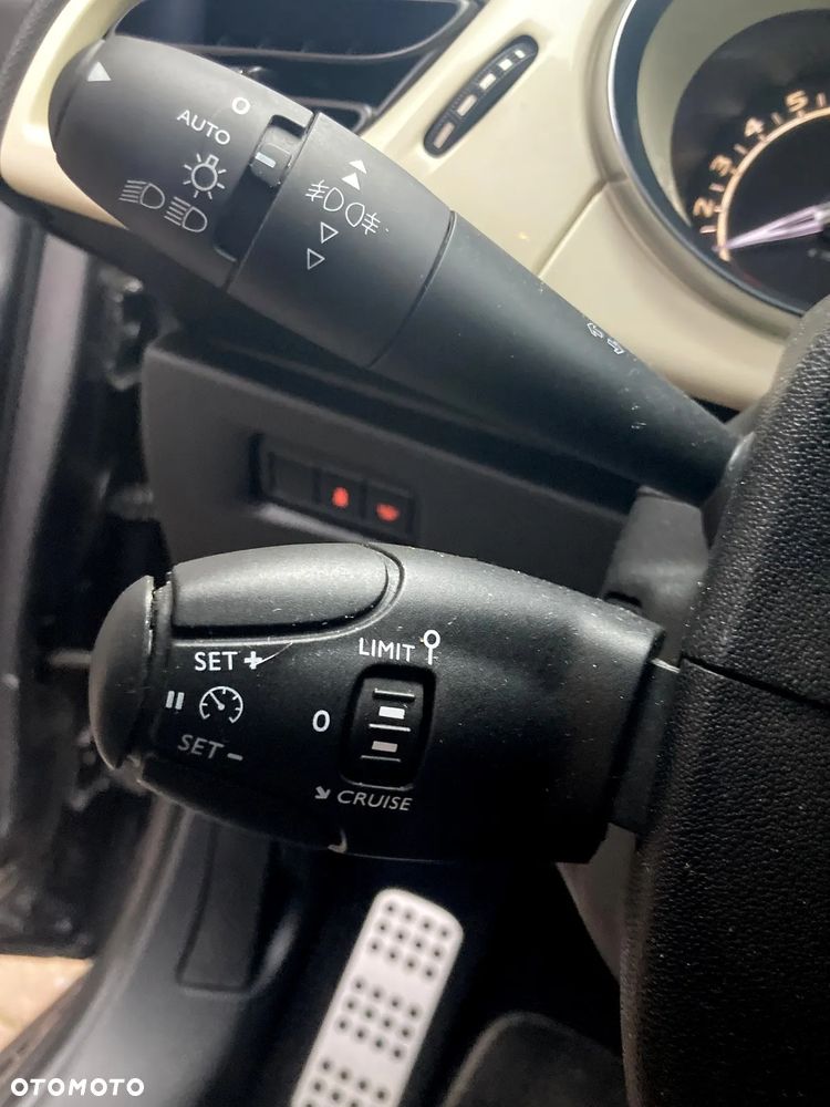 DS Automobiles DS 3 - 12