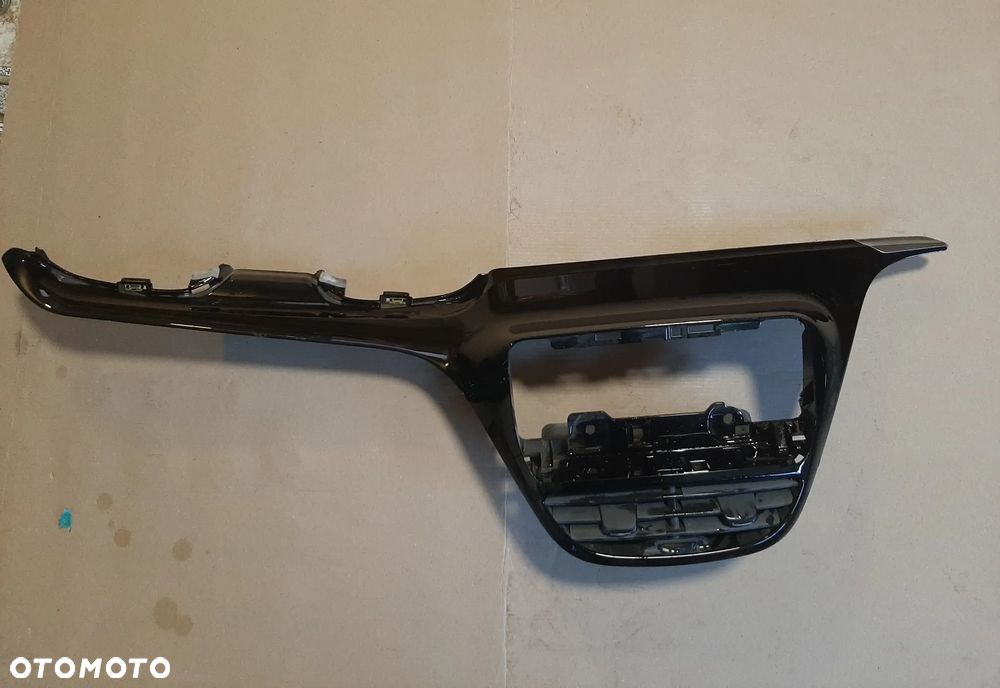 Kratka Srodkowa konsoli PEUGEOT 208  9672848677 - 1