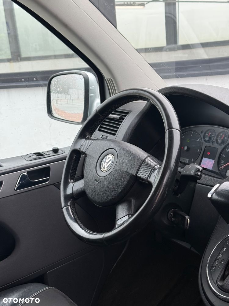Volkswagen Multivan - 19