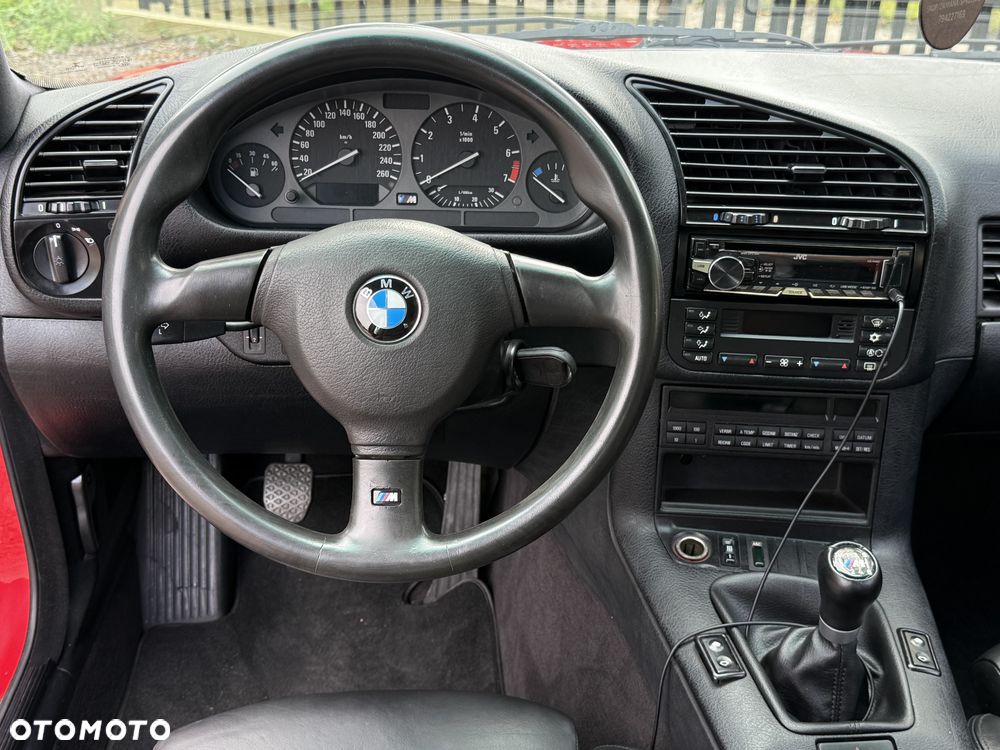 BMW Seria 3 320i - 37