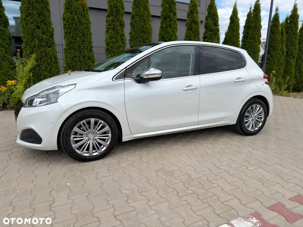 Peugeot 208 1.2 PureTech Allure S&S EAT6 - 5