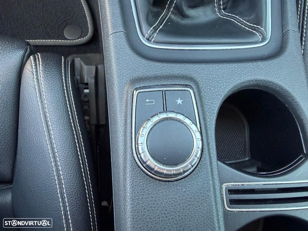 Mercedes-Benz GLA 180 AMG Line - 24