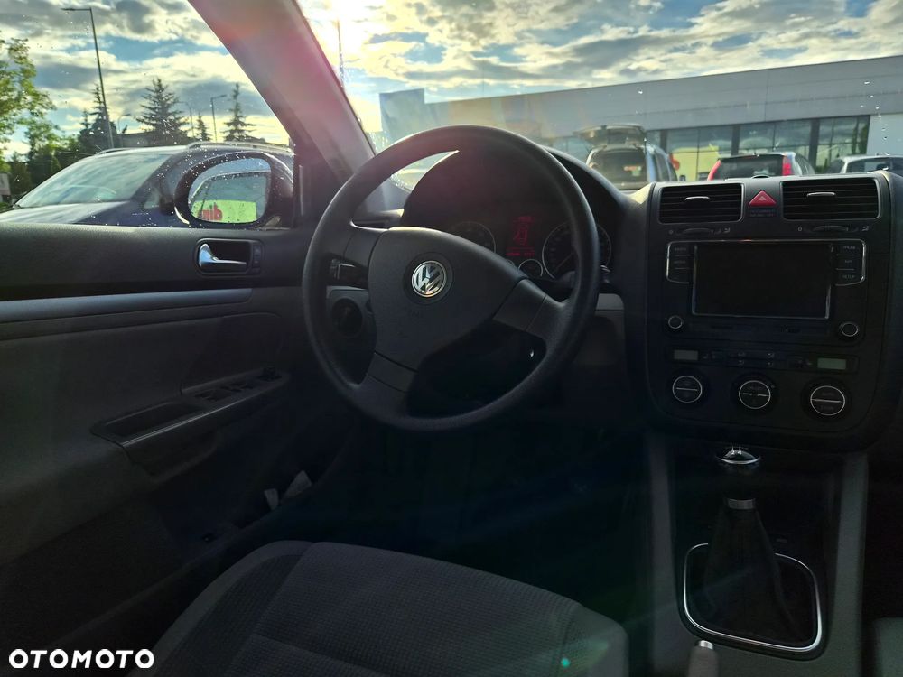 Volkswagen Jetta 1.6 Comfortline - 8