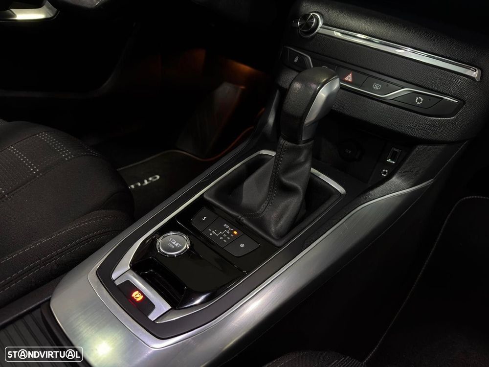 Peugeot 308 SW 1.2 PureTech Allure EAT6 - 32