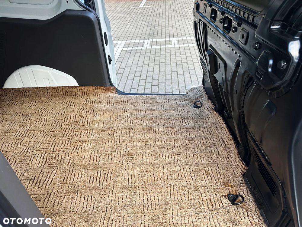 Ford Transit Connect - 26
