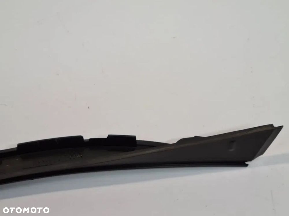 LISTWA USZCZELKA PRAWA SZYBY CZOŁOWEJ OPTIMA IV 17 - 8