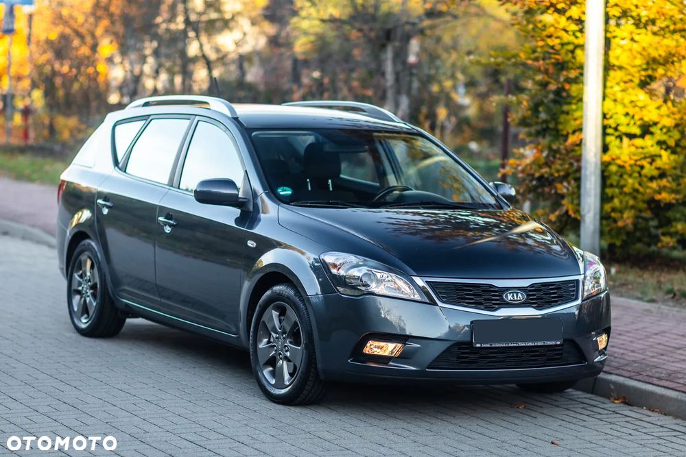 Kia Ceed 2010 photo 2