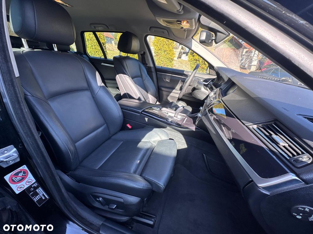 BMW Seria 5 525d Modern Line - 13