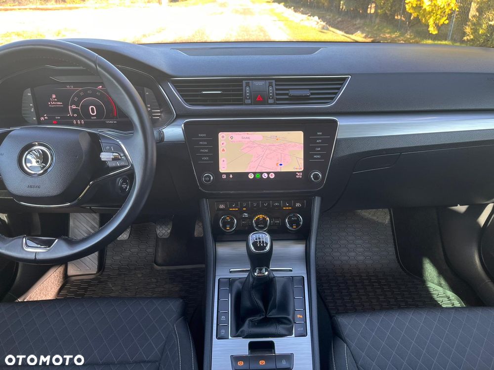 Skoda Superb 2.0 TDI SCR Ambition - 19