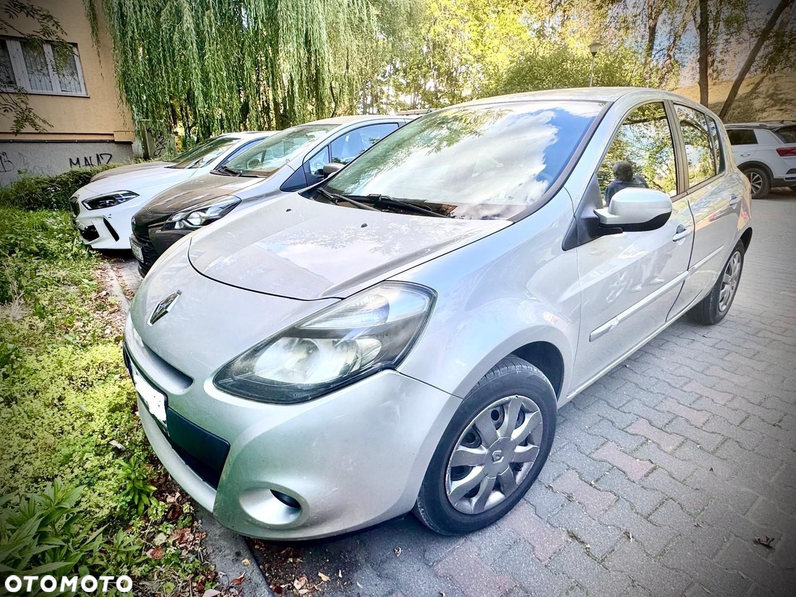 Renault Clio 1.2 16V Alize - 1