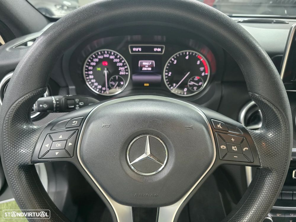 Mercedes-Benz A 180 - 15