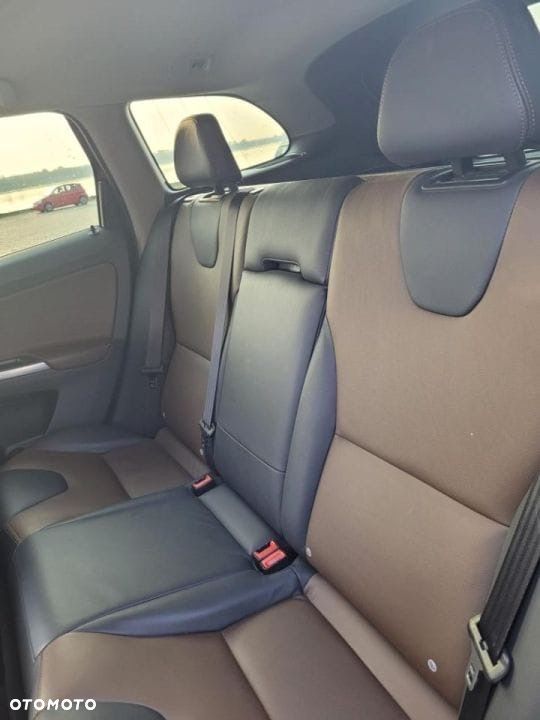 Volvo XC 60 D3 Drive-E Momentum - 6