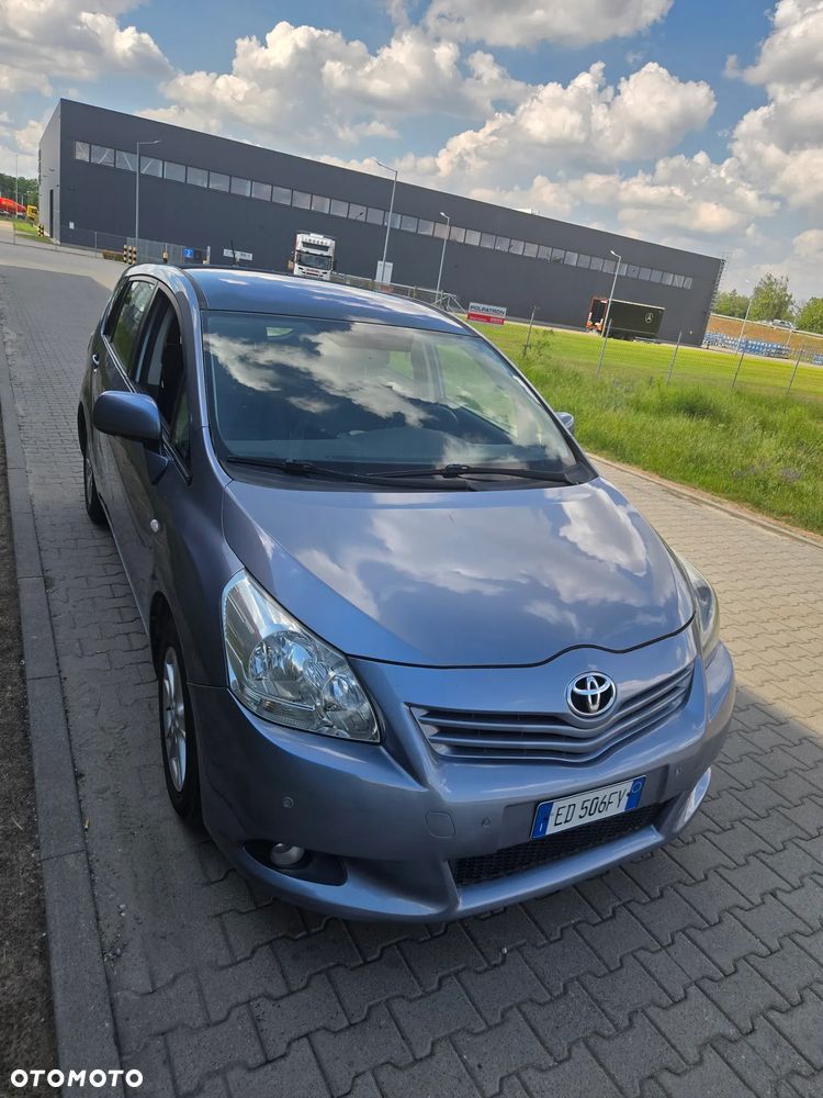 Toyota Verso 1.8 Sol - 1