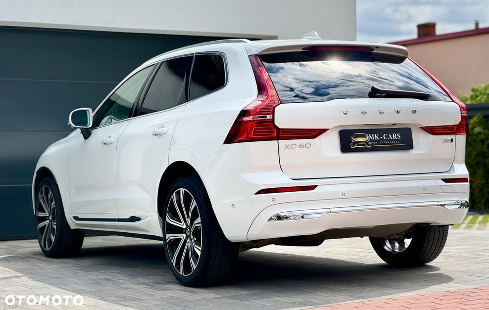 Volvo XC 60 B5 B AWD Ultimate Bright - 11