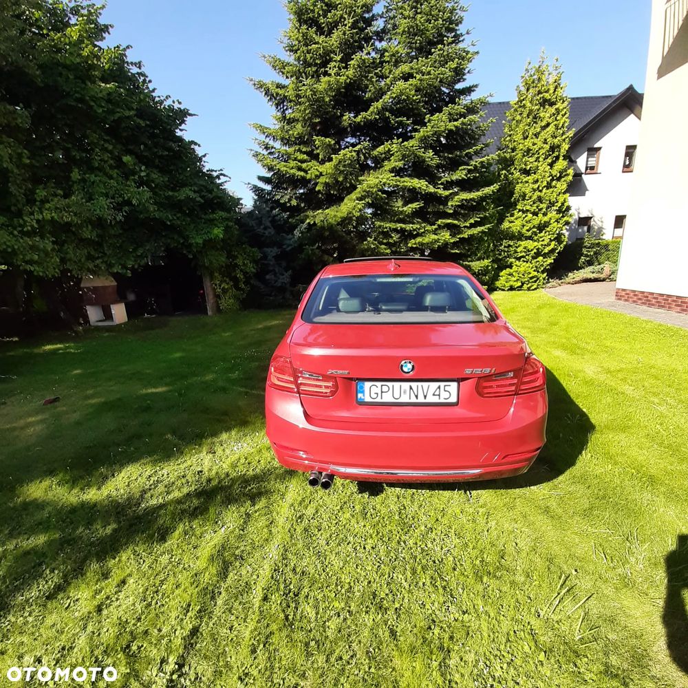 BMW Seria 3 328i xDrive - 10