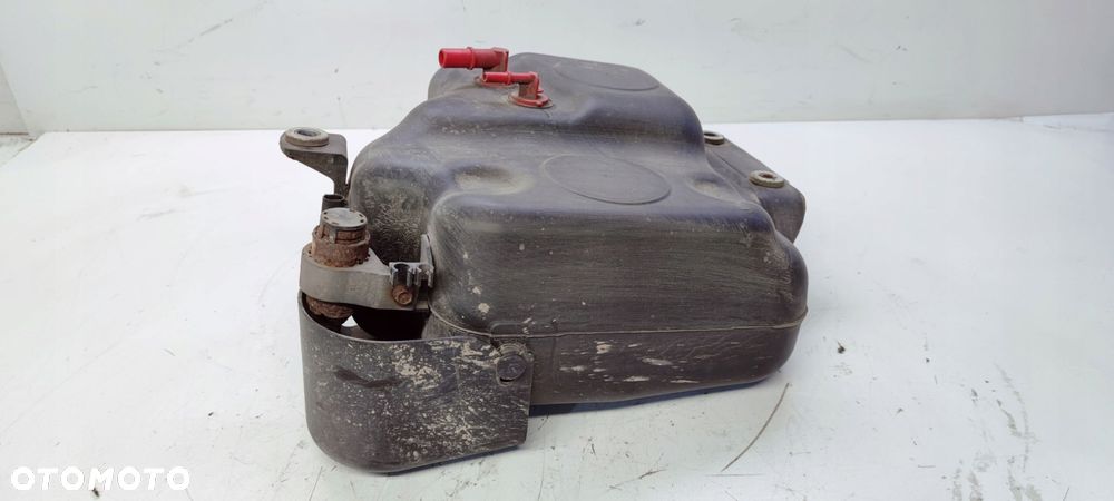 ZBIORNIK PALIWA PŁYNU ADBLUE AUDI A4 B8 8K0131878G - 5