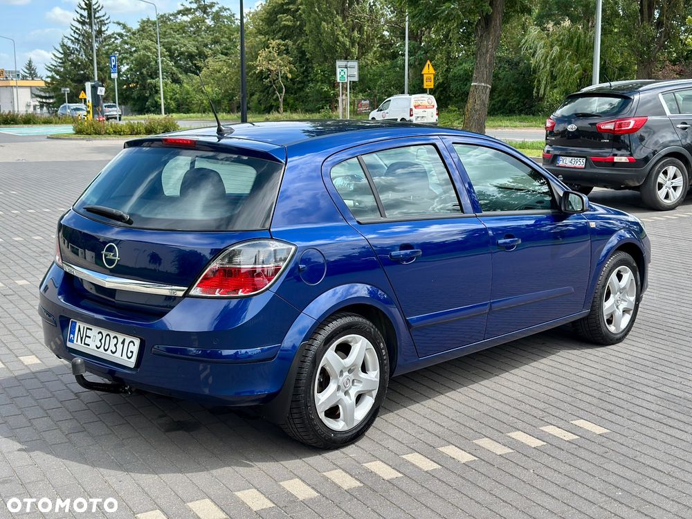 Opel Astra 1.6 NAVI - 11