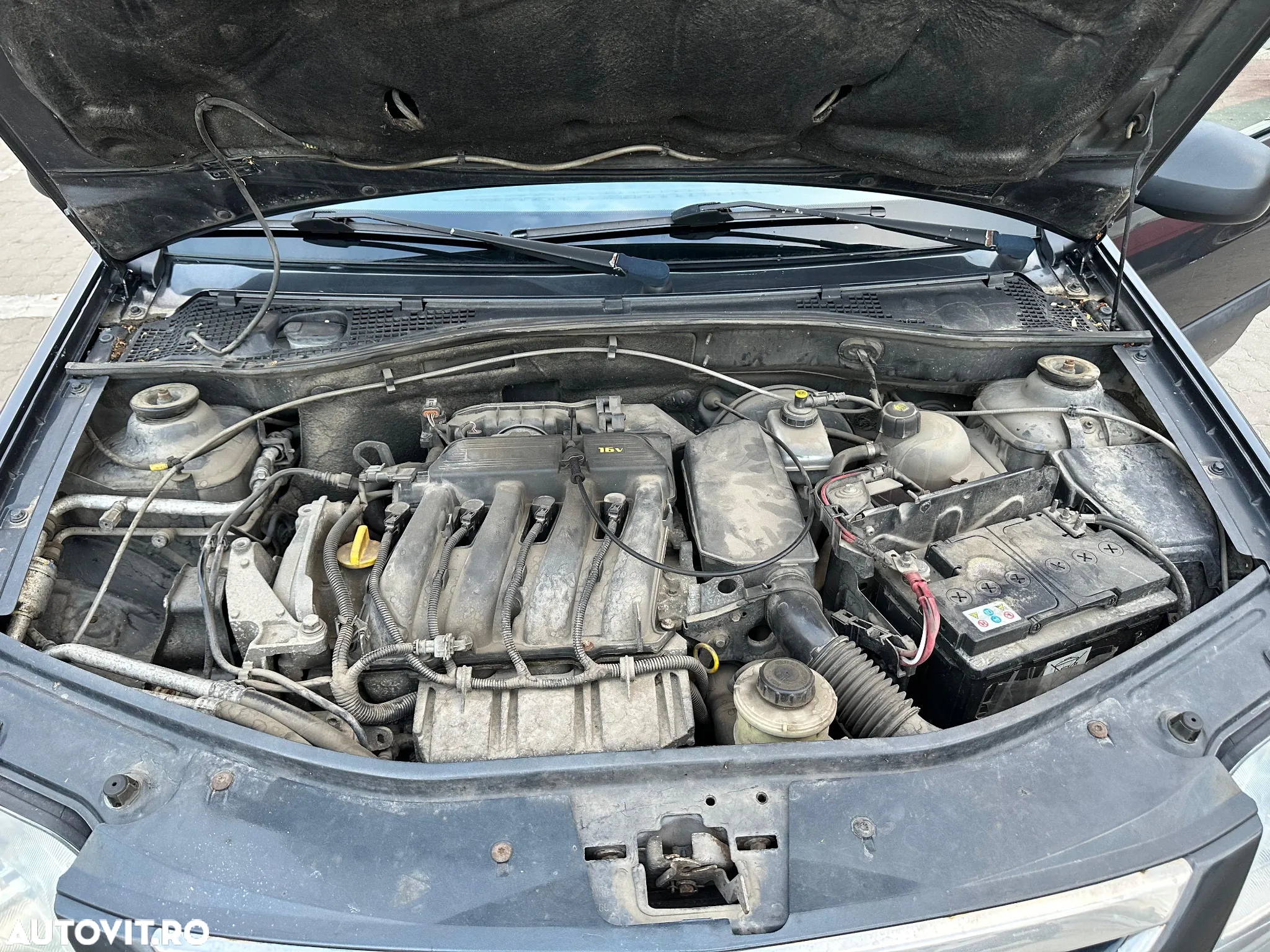 Dacia Logan 1.6 16V Laureate - 6