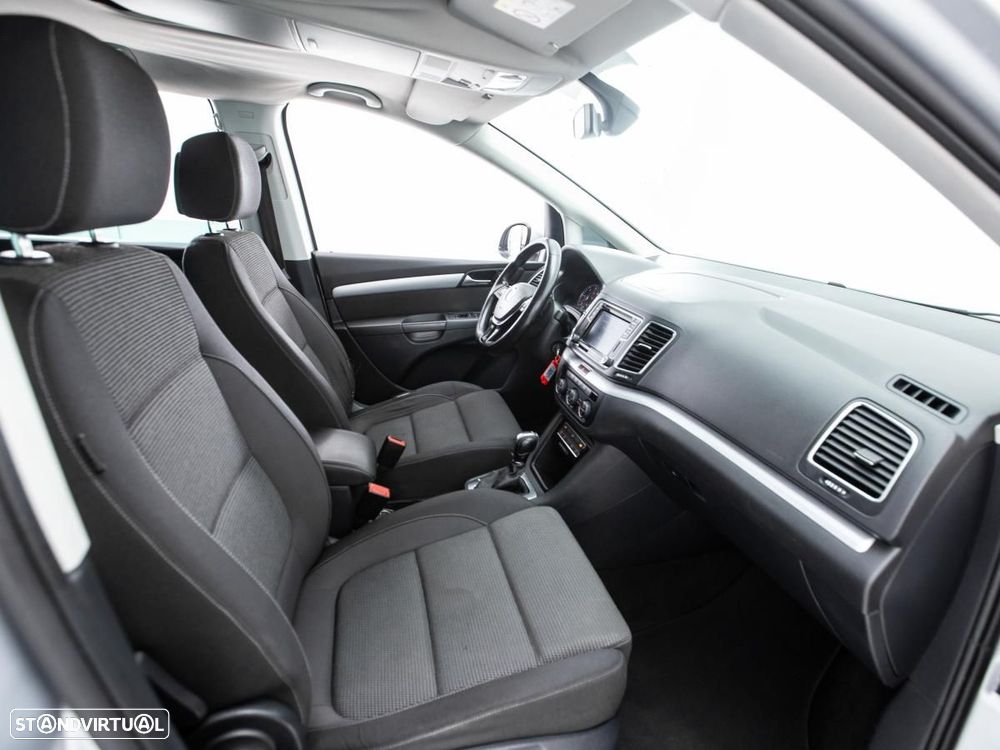 VW Sharan 2.0 TDI Blue Confortline DSG - 9