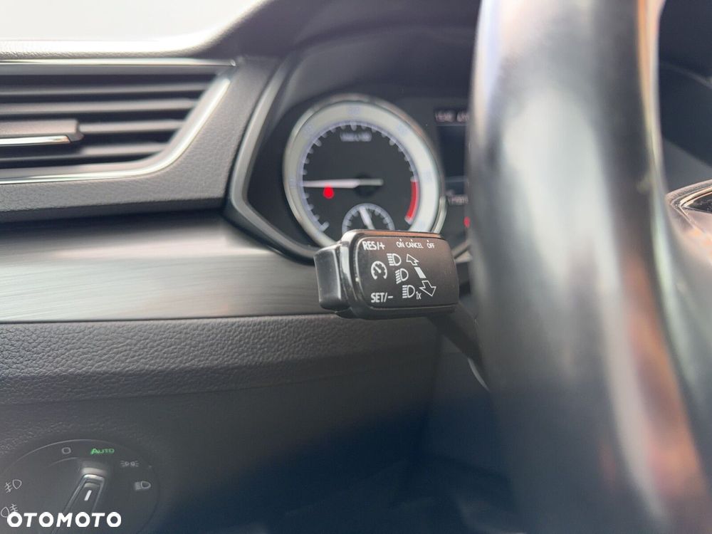 Skoda Superb 2.0 TDI SCR Ambition - 15