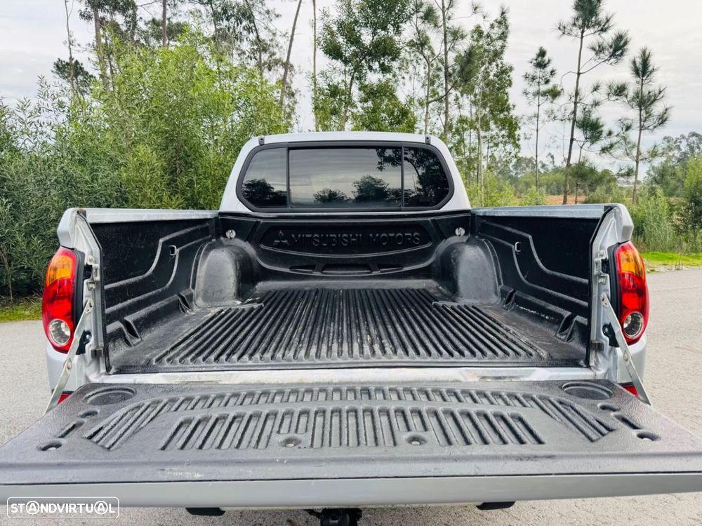 Mitsubishi L200 2.5 DI-D CD Invite AC CC 4WD - 16