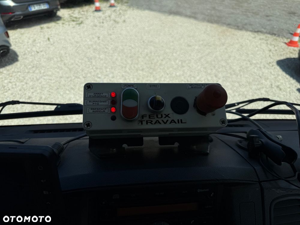 Renault Maxity - 19