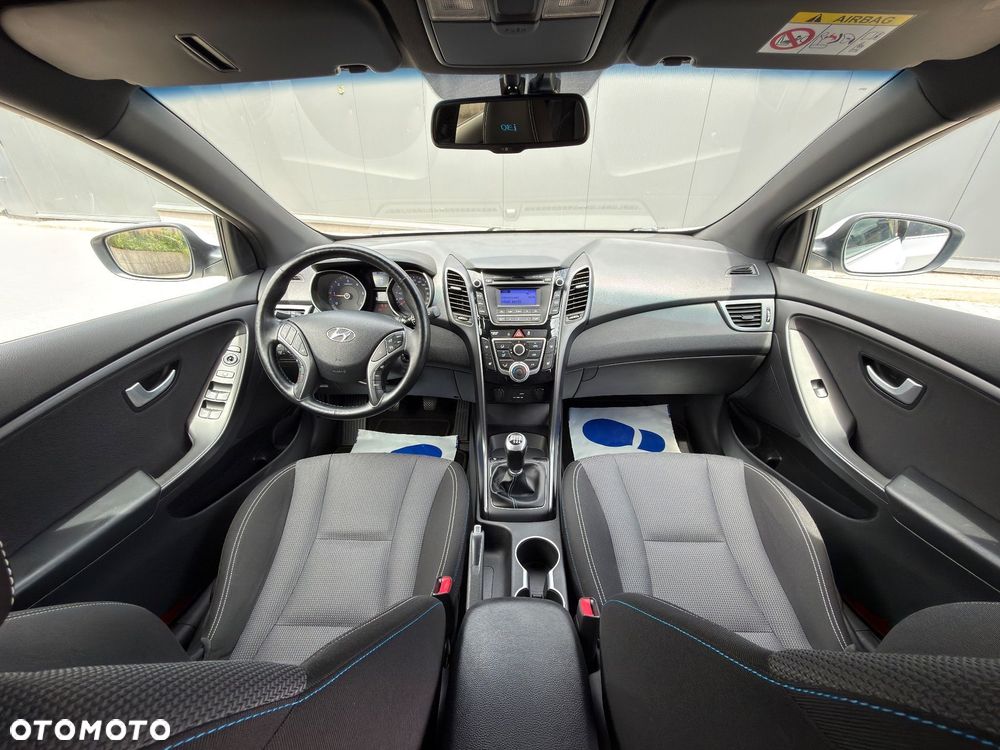 Hyundai i30 1.6 CRDi Premium - 17