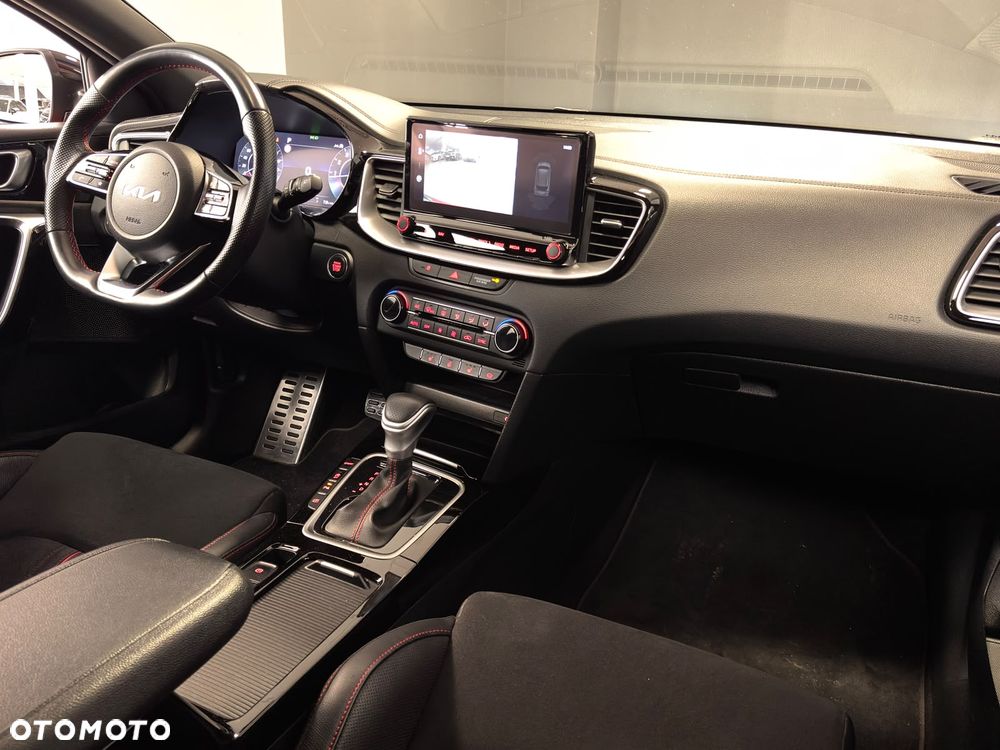 Kia ProCeed 1.6 T-GDI GT DCT - 13