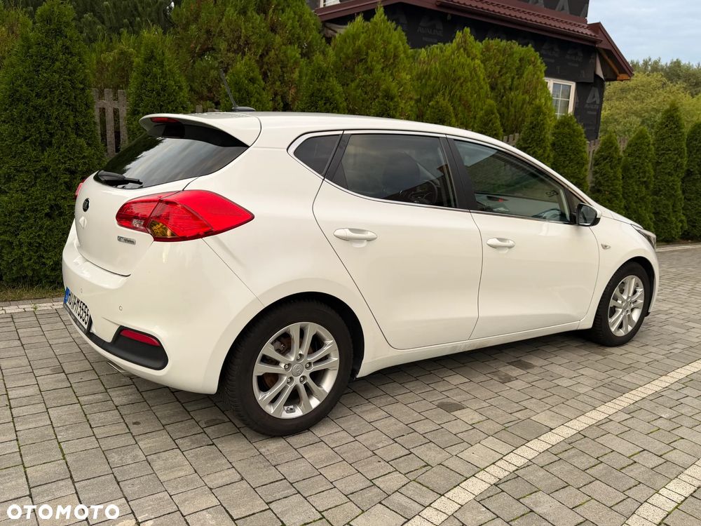 Kia Ceed 1.6 GDI Dream Team Edition - 10