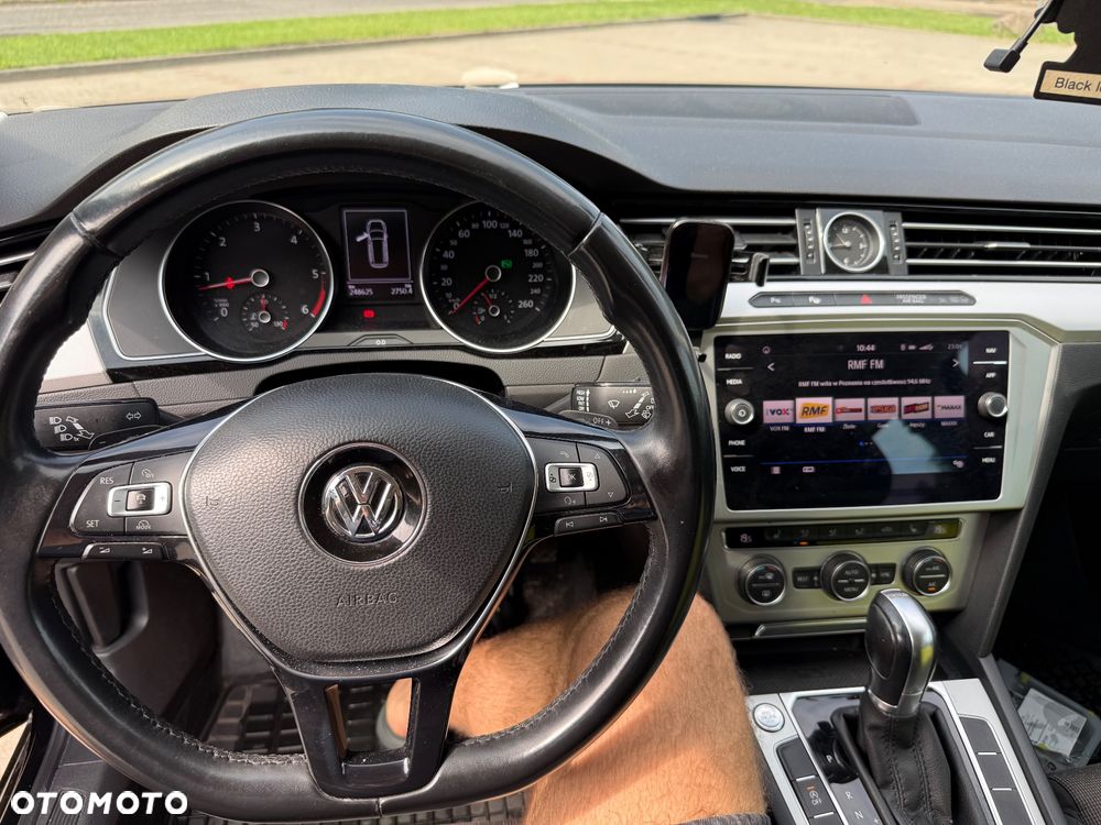 Volkswagen Passat - 7