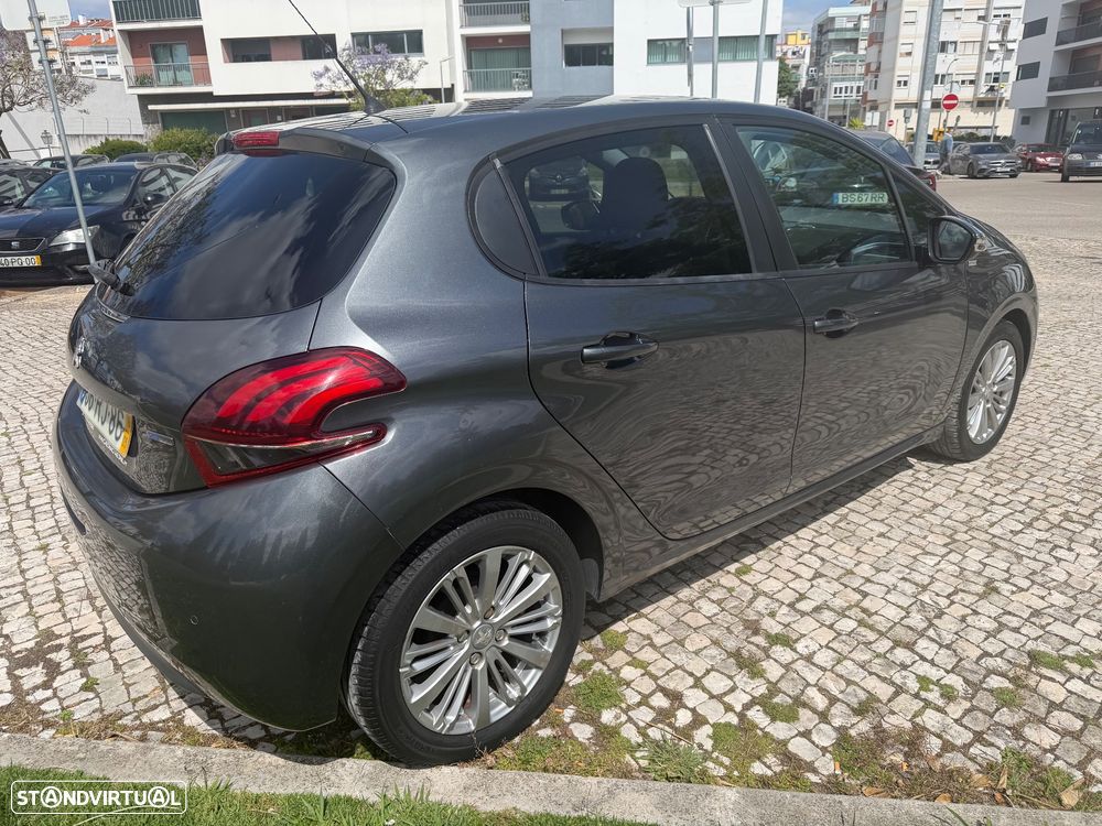 Peugeot 208 1.2 PureTech Style - 4