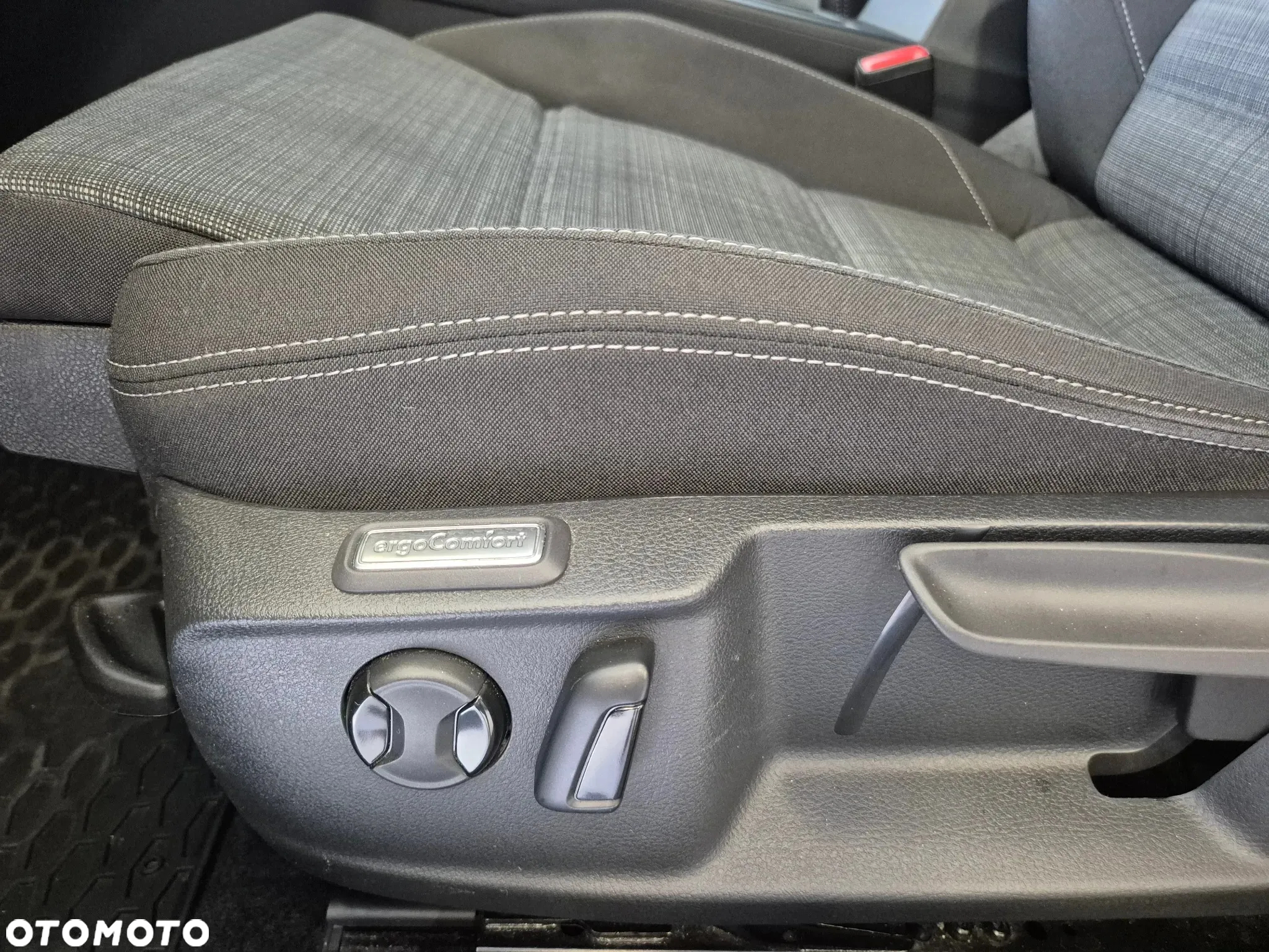 Volkswagen Passat 2.0 TSI Business DSG - 25