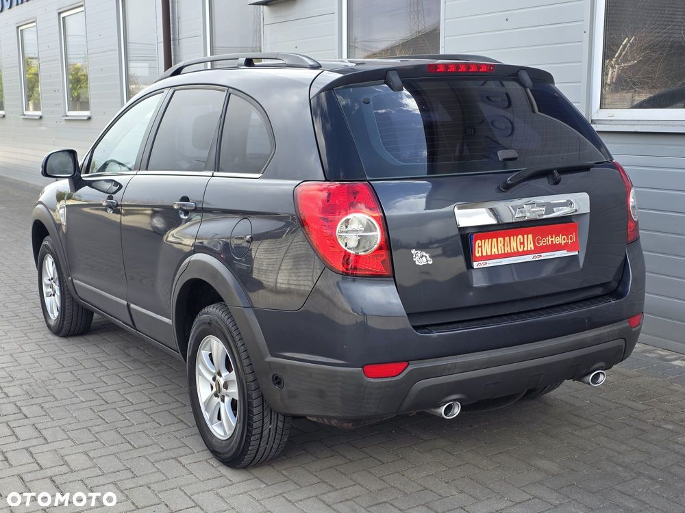 Chevrolet Captiva 2.4 LS 5os - 11