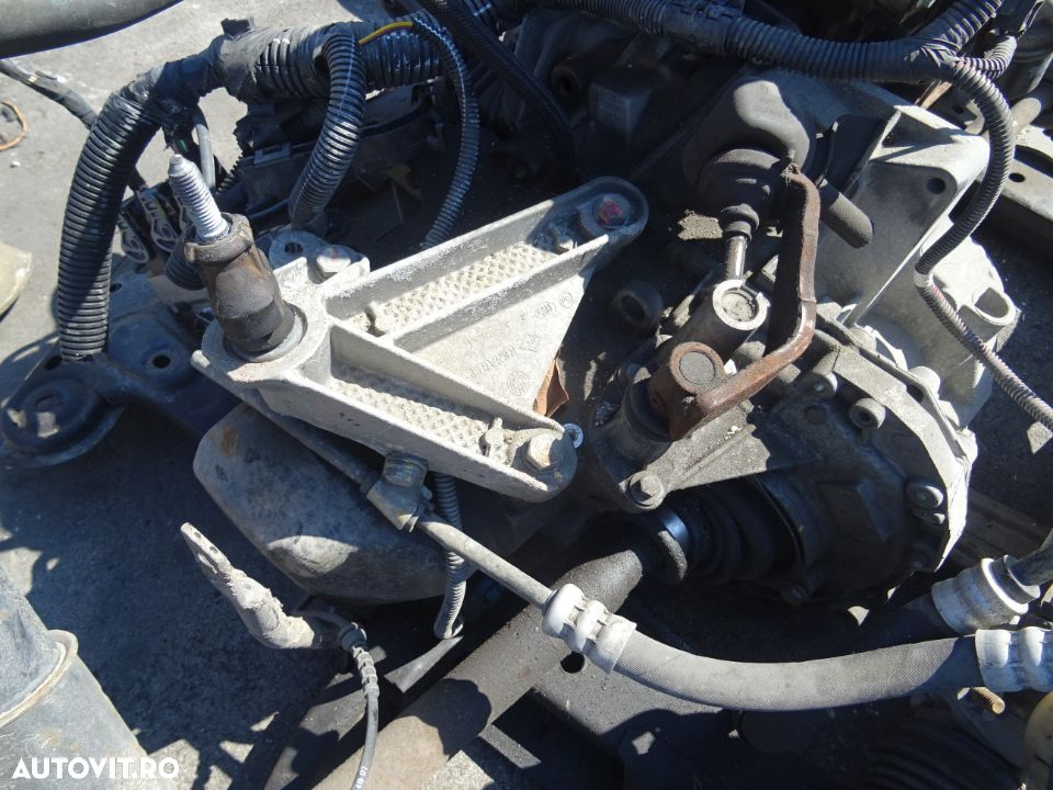 Cutie viteze Dacia Sandero 1.2 16V benzina 55 KW 75 CP din 2010 - 1